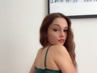 beautiful webcam girl SansaLights