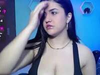 laura-hot19