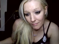 HI SWEETYSk ben Sunny 33 En van Ijslandse afkomst .Ik hou van avontuur  , afwisseling en  spannende dingen proberen.ik ben open-minded en niks is mij te gek ! en love gekke fantasieën en minder allerdaagse gedachten want gek is anders en anders is leuk ! schaam je niet !Verder sterrenbeeld : tweelingen heb een  danspaal in de huiskamer dus geef ik wel eens een showtje :_)NICE TO SEE YOU HERE !