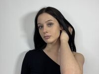 camgirl fingering shaved pussy BambiSilagy