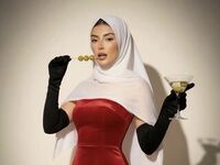 naughty cam girl masturbating with dildo HalaiaNoor