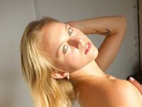 shaved pussy web cam JuliaSandri