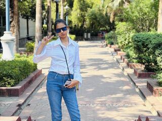 girl AmairaSingh