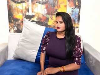 camgirl masturbating with sex toy AnnaRevolt