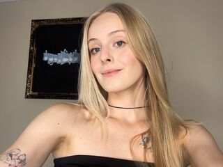 camgirl masturbating with vibrator AshliJonsson