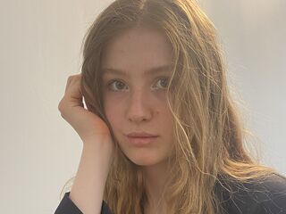 naked camgirl picture AuraTyce