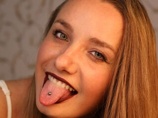 live free chat BelleCox