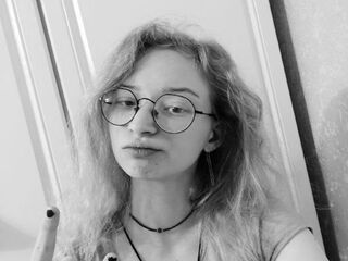 fingering webcamgirl BrittenyTannen