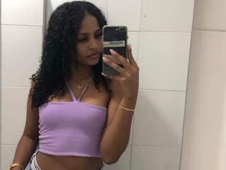 camgirl masturbating with dildo CamilaHank