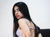 camgirl playing with vibrator CamilaPresly