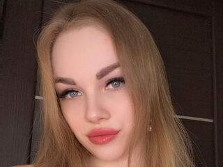 masturbating webcamgirl CamillaDerrick