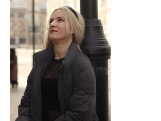 sexy cam girl picture CarinGoodwin