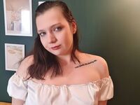 camgirl fingering shaved pussy CarolineLuis