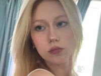 camgirl masturbating with dildo CeciliaWhithrock