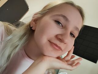 naughty camgirl masturbating with vibrator ChristiaRetterat
