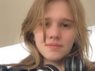 camwhore spreading pussy ChristieDemaline