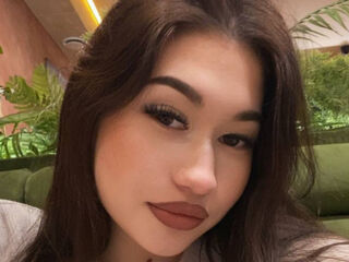 cam girl playing with dildo CiaraAncar