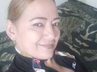 chat room live show ClauTaylor