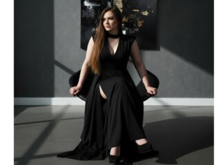 naughty camgirl masturbating with vibrator CorrieLodge