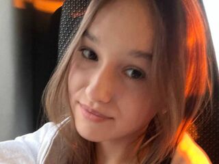 cam girl showing tits DelorseDoderer