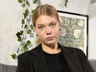 erotic webcam picture DonellaAndra