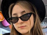 sexy camgirl live EasterCaris