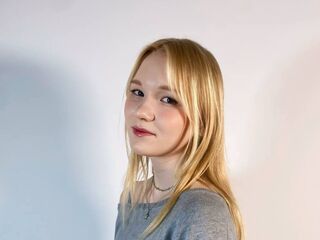 hot cam girl spreading pussy ElmaKinnunen