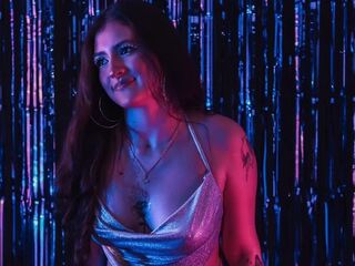 cam girl playing with vibrator EmilianaKors