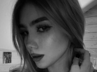 nude webcamgirl picture EmmaBlond