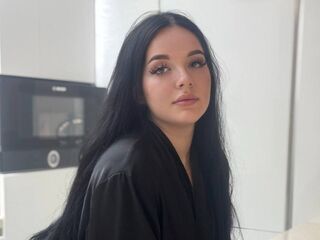 free nude webcam show EmmaSteelee
