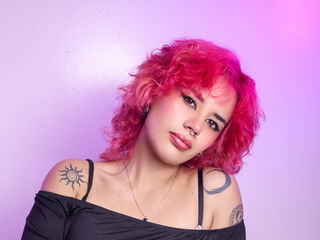 camwhore masturbating with sextoy EverlinHale