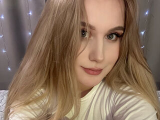girl cam free EverlyMoon