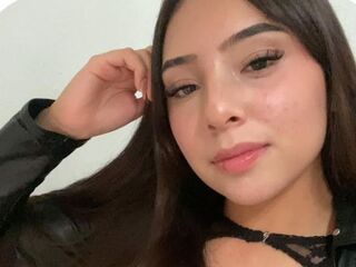 naughty cam girl fingering shaved pussy GigiOchoa