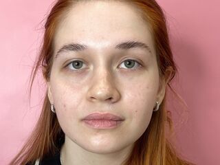 naughty camgirl masturbating with vibrator HaileySignor