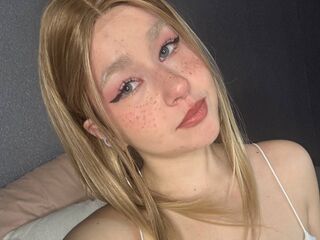 closeup web cam HoneyLumi