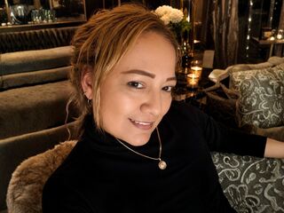 cam girl masturbating IrishFaster