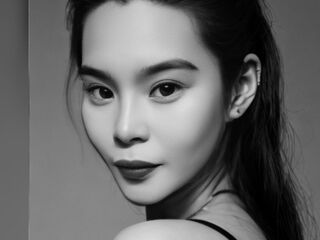 girl fingering bald pussy JasminAndres