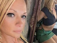 fingering camslut JayJemini