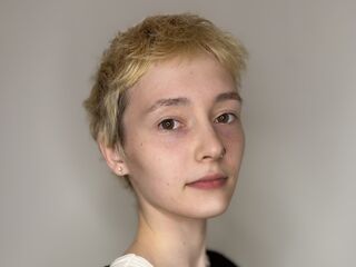 chat room picture JenelleBarette