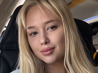 naughty camwhore JessieAmes