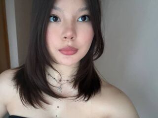hot cam girl masturbating with dildo JulienneCharters
