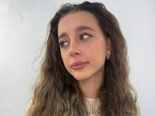 naked cam girl fingering pussy KamiZinni