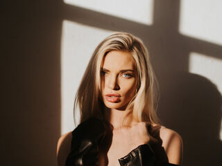 hot cam girl fingering shaved pussy LanaSharapova