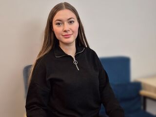 hot strip tease web cam LeaDarcy