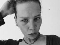 camwhore naked LeeanneYepes