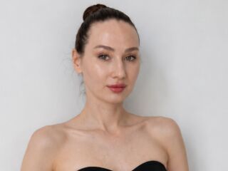 camgirl showing tits LeomaAlferez