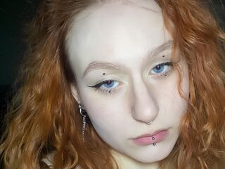 cam girl playing with sextoy LoiseLevitan