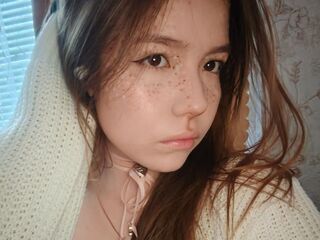 naughty camgirl fingering shaved pussy LouannMuench