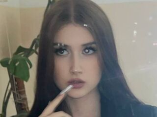 topless webcamgirl LovellaWalwyn