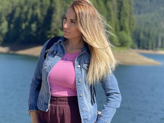 free live sexcam LovelyMaia